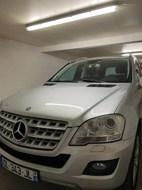 Argent Utilisé 2010 Mercedes ML300 SUV | 14 000 € - Image 1/4