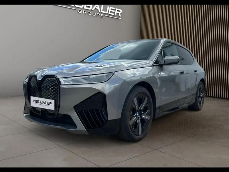 Gris Utilisé 2023 BMW iX Sport Line SUV | 63 900 € (Prix cher) - Image 1/4