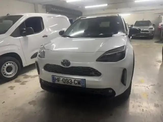 Noir Utilisé 2025 Toyota Yaris Hybrid Sport SUV | 32 500 € - Image 1/4