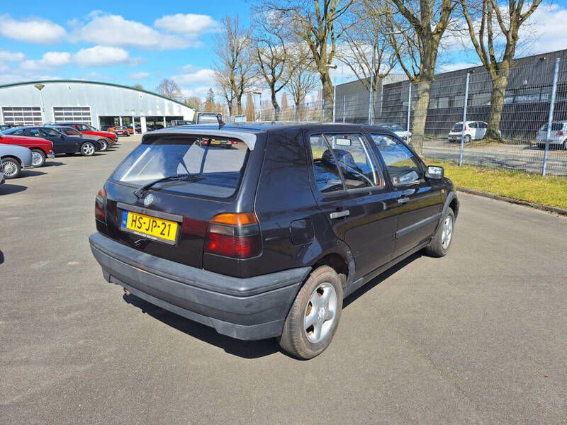 Image 3/4