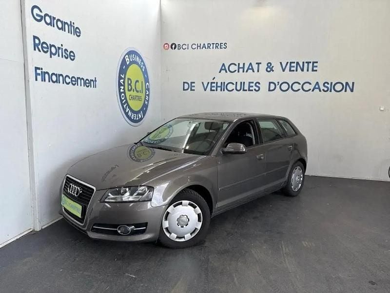 Gris Utilisé 2011 Audi A3 Attraction Berline | 9 990 € - Image 1/4
