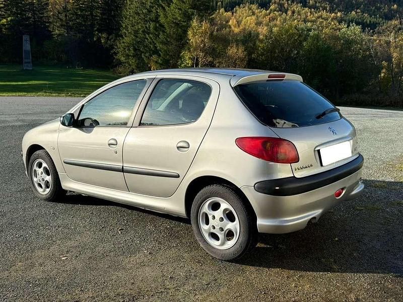 Occasion Peugeot 206 68 ch (50 kW) 2006 Gris Berline