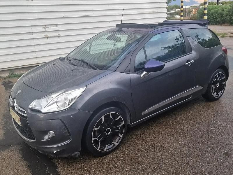 Noir Utilisé 2013 Citroën DS3 Cabriolet Chic Cabriolet | 2 000 € - Image 1/4