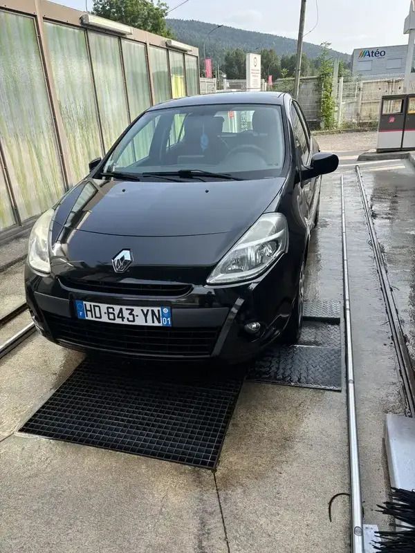 Utilisé 2010 Renault Clio III Berline | 5 000 € (Prix juste) - Image 1/4