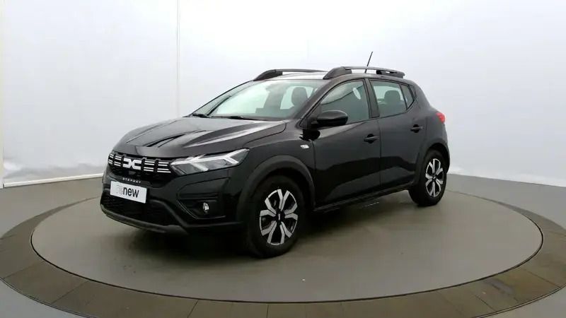 Noir Utilisé 2024 Dacia Sandero Expression Citadine | 15 690 € (Prix juste) - Image 1/4