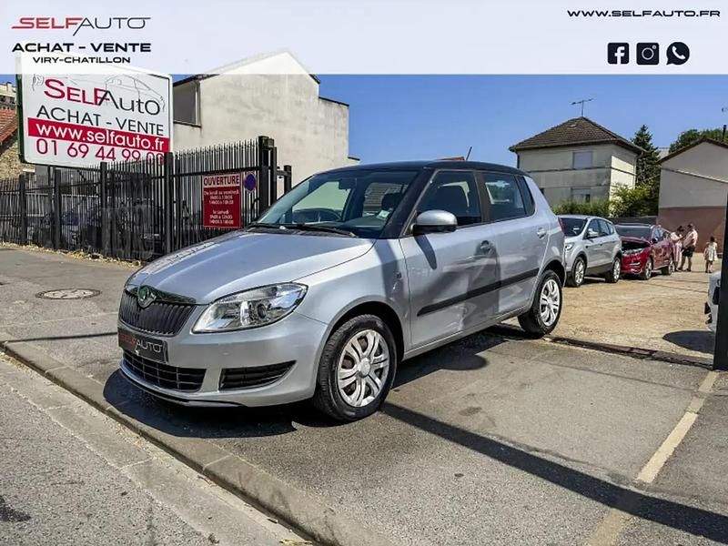 Gris Utilisé 2011 Skoda Fabia Ambition Citadine | 5 400 € - Image 1/4