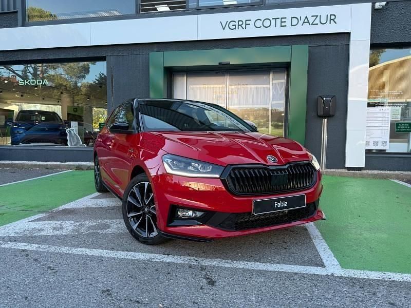 Rouge velvet métal prm (color concept) Utilisé 2025 Skoda Fabia Monte Carlo Citadine | 22 690 € (Prix cher) - Image 1/4