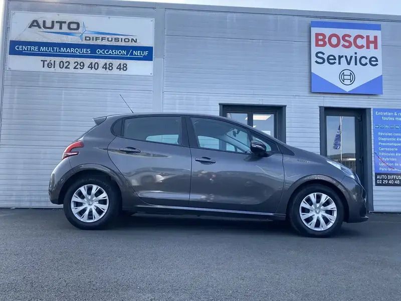 Gris Utilisé 2018 Peugeot 208 Business-Line Citadine | 12 350 € (Prix assez cher) - Image 1/4