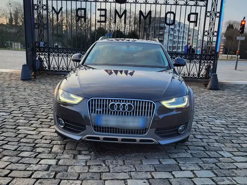 Noir Utilisé 2012 Audi A4 Allroad Ambition Break | 12 000 € - Image 1/4