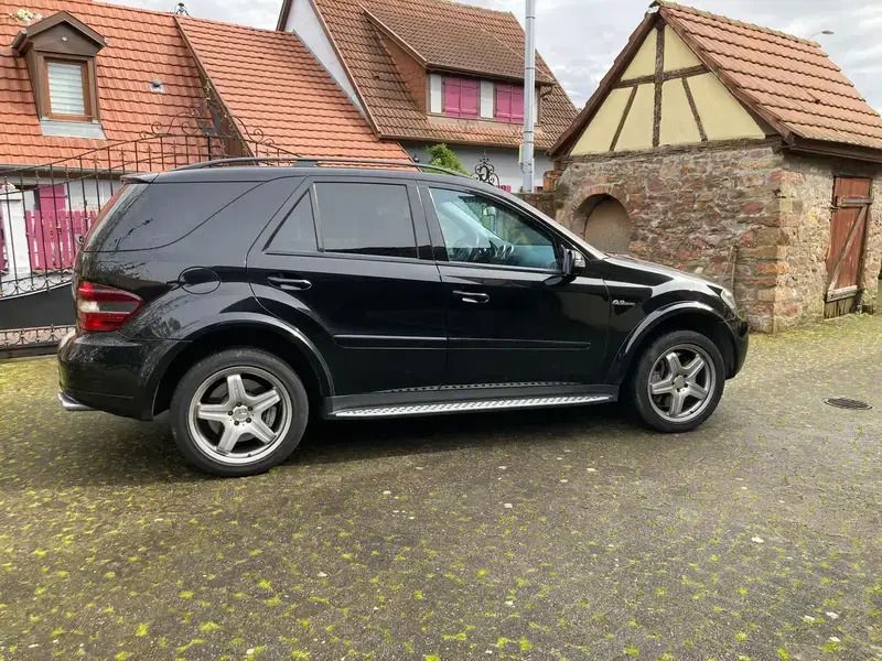 Noir Utilisé 2008 Mercedes ML63 AMG AMG SUV | 23 990 € - Image 1/4