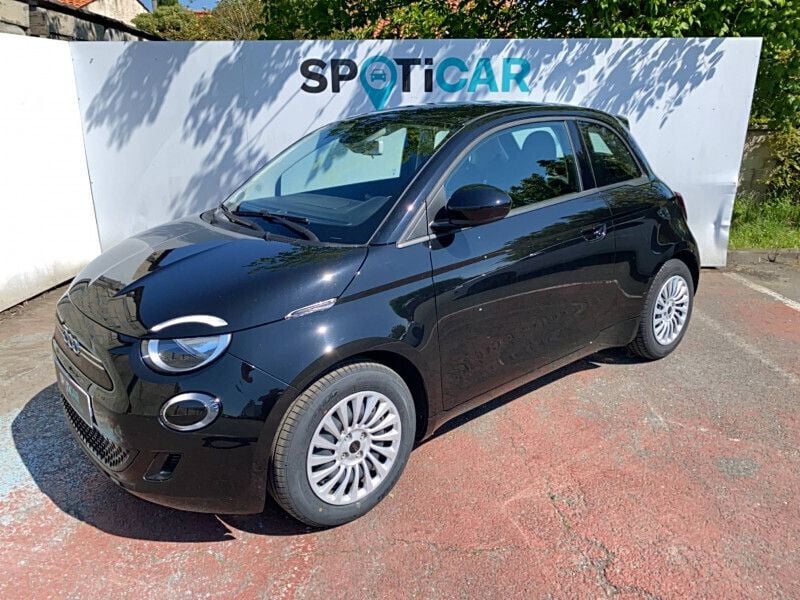 Noir Utilisé 2022 Fiat 500e Action Citadine | 11 790 € (Super prix) - Image 1/4