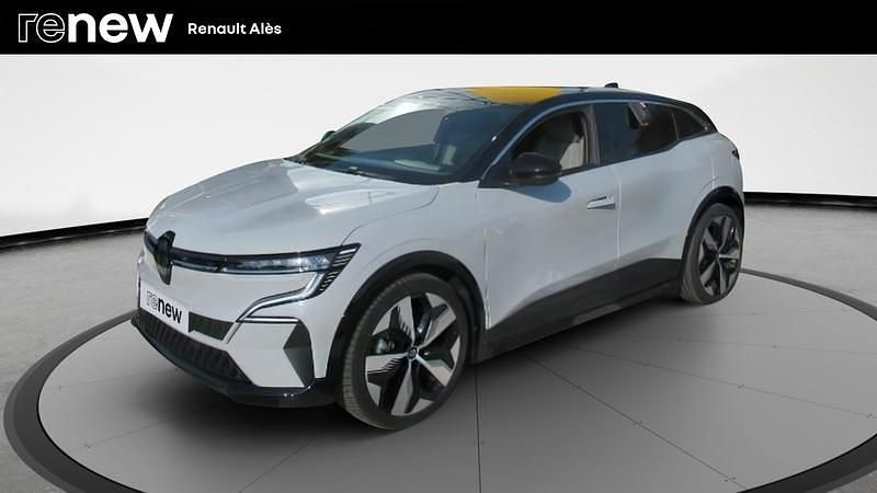 Gris Utilisé 2023 Renault Mégane Techno Berline | 24 990 € (Bon prix) - Image 1/4