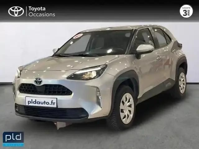 Gris minéral (m) Occasion 2023 Toyota Yaris Hybrid SUV | 21 490 € (Prix juste) - Image 1/4