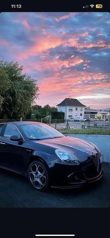 Utilisé 2011 Alfa Romeo Giulietta Distinctive Citadine | 8 890 € - Image 1/4