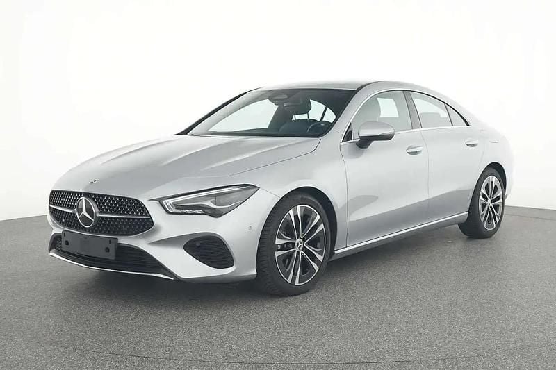 Argent Utilisé 2024 Mercedes CLA180 Luxury Berline | 31 990 € (Bon prix) - Image 1/4
