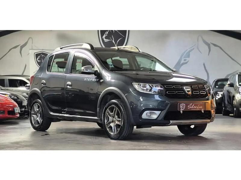 Gris Utilisé 2020 Dacia Sandero Comfort Berline | 9 990 € (Super prix) - Image 1/4