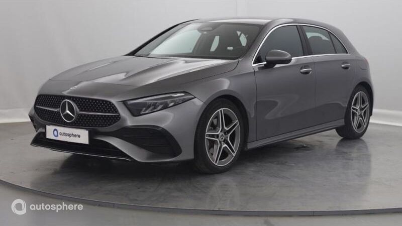 Gris Utilisé 2024 Mercedes A200 AMG line Berline | 35 999 € (Prix juste) - Image 1/4
