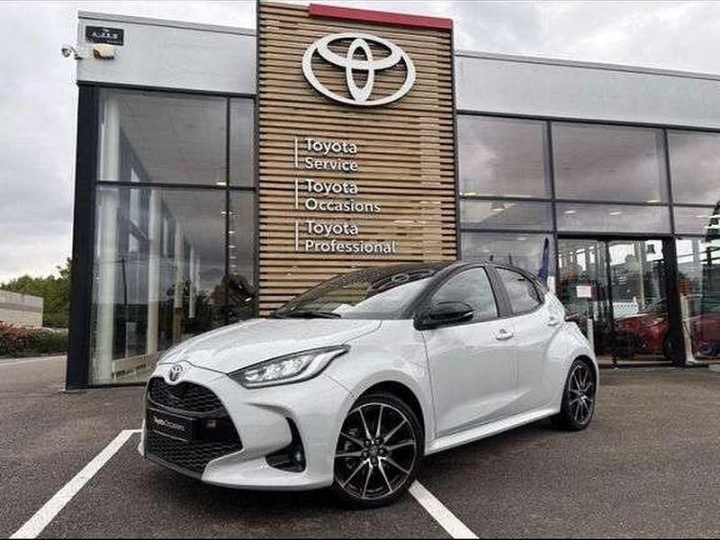 Occasion 2023 Toyota Yaris Hybrid Sport Berline | 21 980 € (Prix assez cher) - Image 1/1