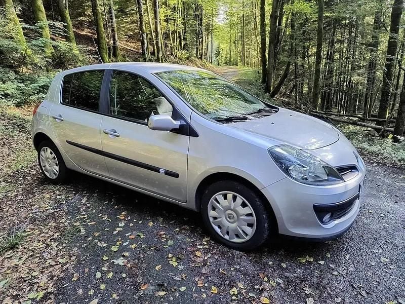Occasion 2007 Renault Clio II Berline | 2 000 € (Bon prix) - Image 1/4