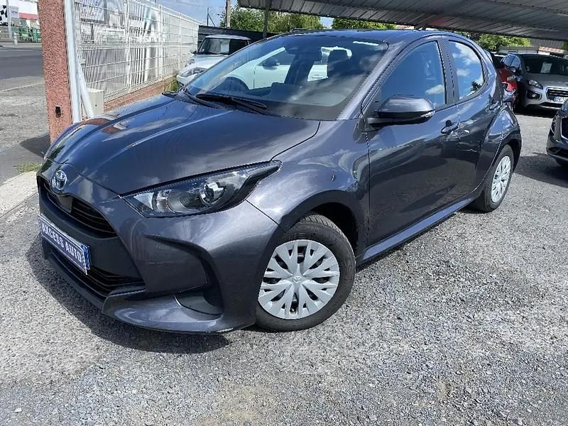 Utilisé 2023 Toyota Yaris Hybrid Berline | 15 999 € (Bon prix) - Image 1/4