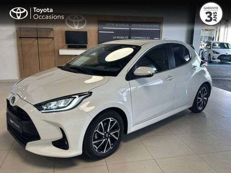 Utilisé 2021 Toyota Yaris Hybrid Design Berline | 19 990 € (Prix juste) - Image 1/1