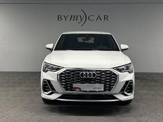 Blanc glacier métallisé Utilisé 2024 Audi Q3 Sportback S-Line SUV | 46 064 € (Prix juste) - Image 1/3