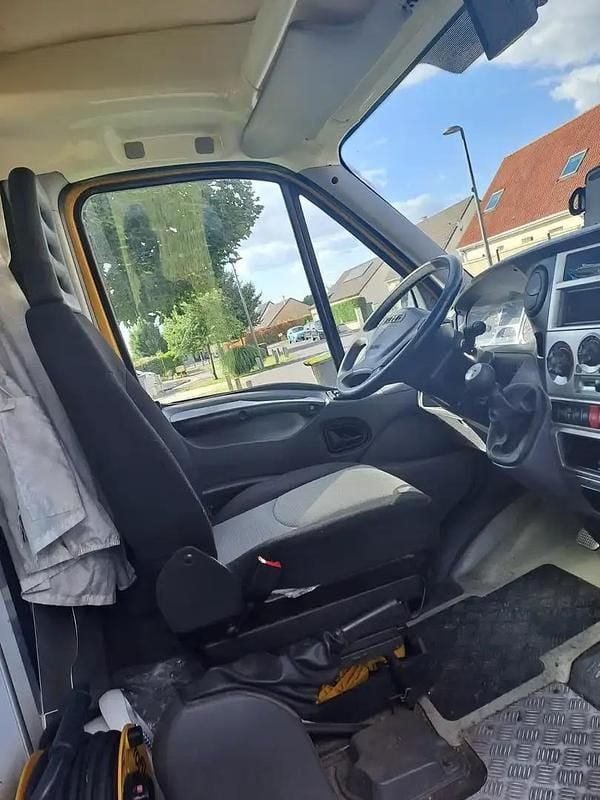 Occasion Iveco Daily 102 ch (75 kW) 2010 Noir Van