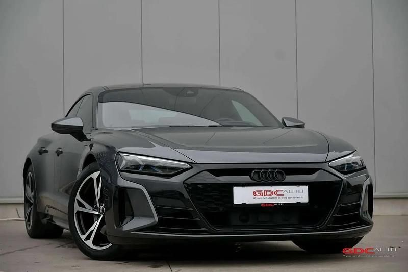 Gris Occasion 2022 Audi e-tron GT quattro Sport Berline | 56 999 € (Prix juste) - Image 1/4