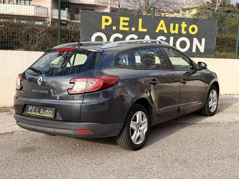 Occasion Renault Mégane III 110 ch (80 kW) 2014 Gris Break