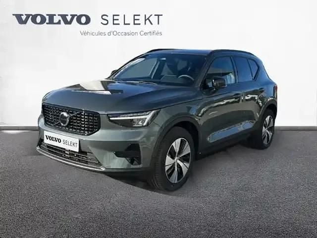 Vert sequoia Utilisé 2025 Volvo XC40 SUV | 41 990 € - Image 1/4