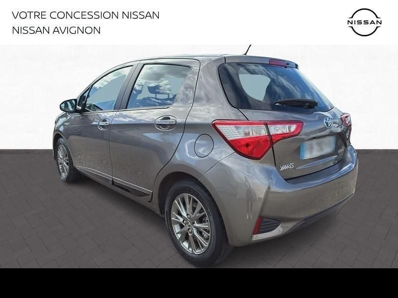 Occasion Toyota Yaris Hybrid 75 ch (55 kW) 2018 Gris dune Berline