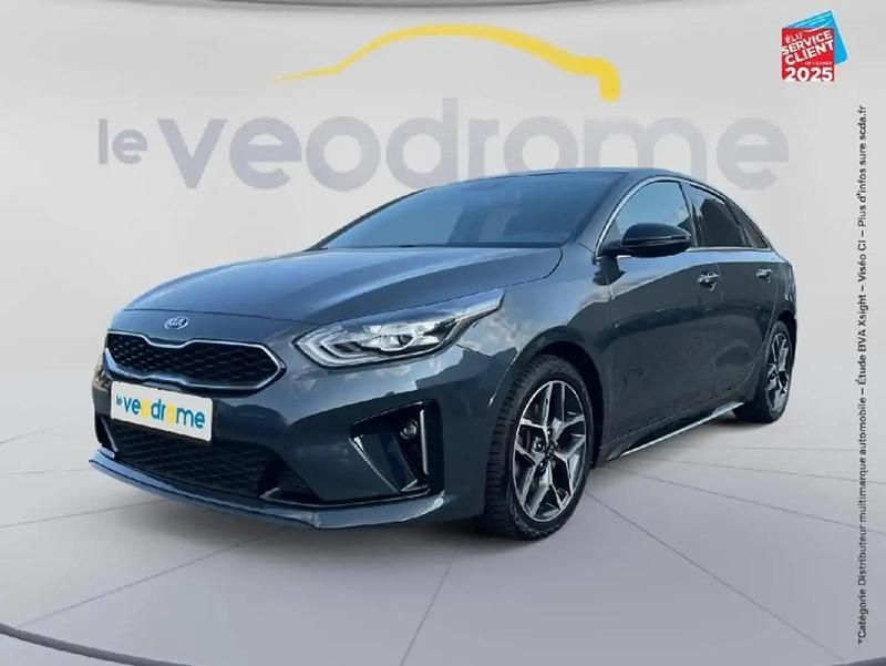 Gris Utilisé 2021 Kia ProCeed GT-Line Citadine | 22 999 € (Prix juste) - Image 1/4