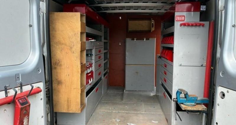Image 3/4