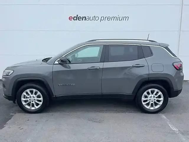 Blanc Occasion 2021 Jeep Compass Limited SUV | 21 490 € (Prix juste) - Image 1/4