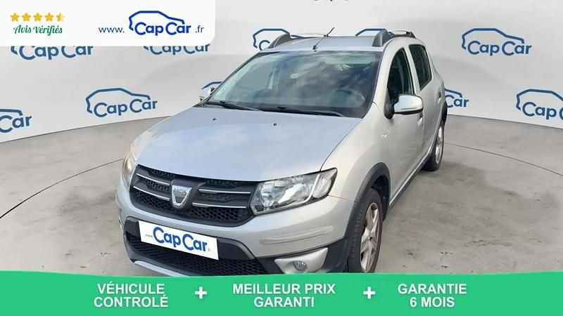 Blanc Utilisé 2016 Dacia Sandero Prestige Citadine | 7 380 € (Bon prix) - Image 1/4