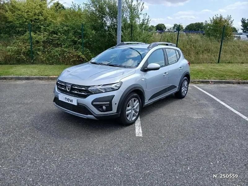 Gris Utilisé 2022 Dacia Sandero Comfort Citadine | 15 495 € (Prix juste) - Image 1/4