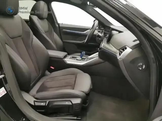 Occasion BMW i4 M Sport 210 kW (286 ch) 2023 Saphirschwarz métallisé Berline