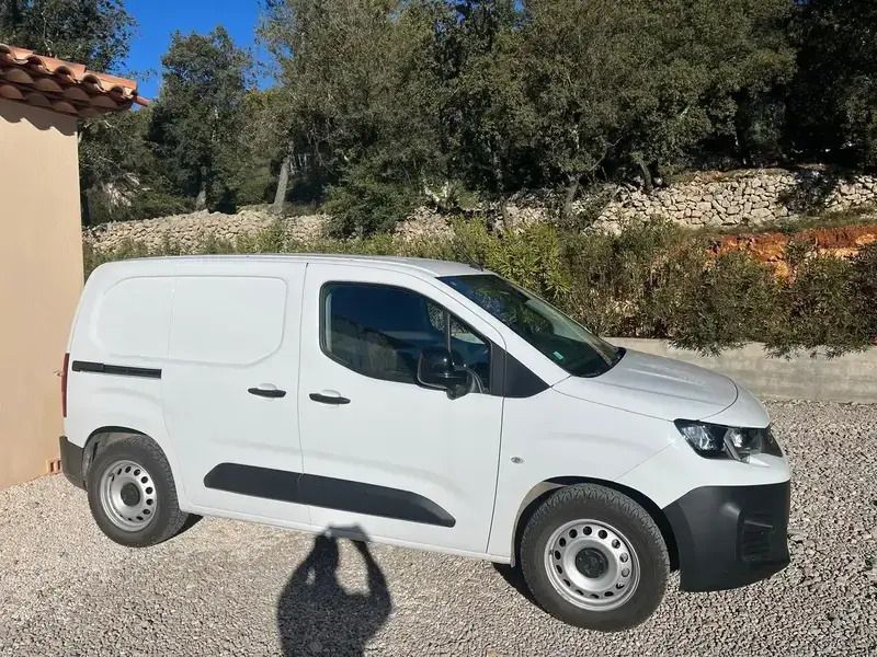 Blanc Utilisé 2023 Peugeot E-Partner Monospace | 26 500 € (Prix assez cher) - Image 1/4