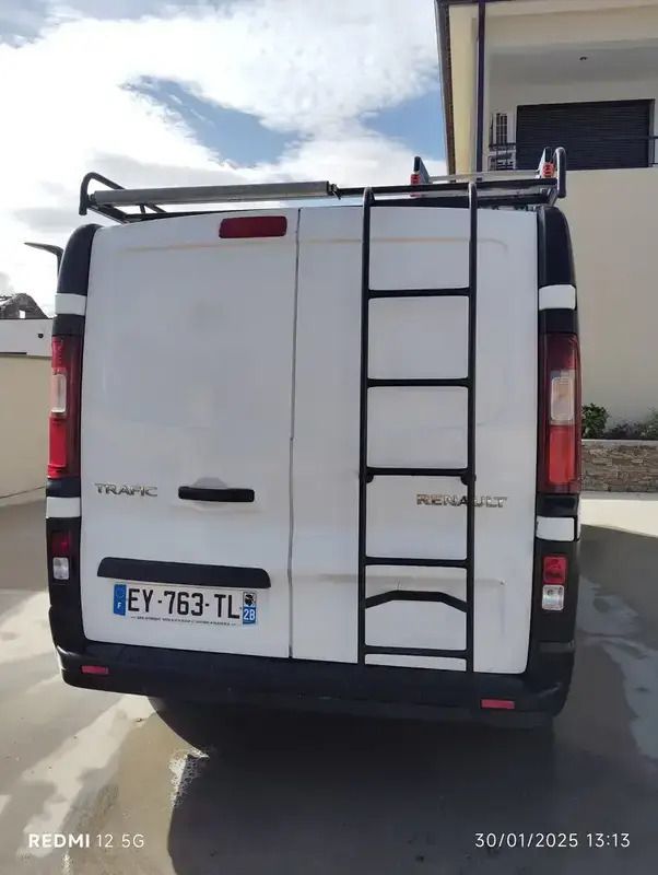 Image 2/4