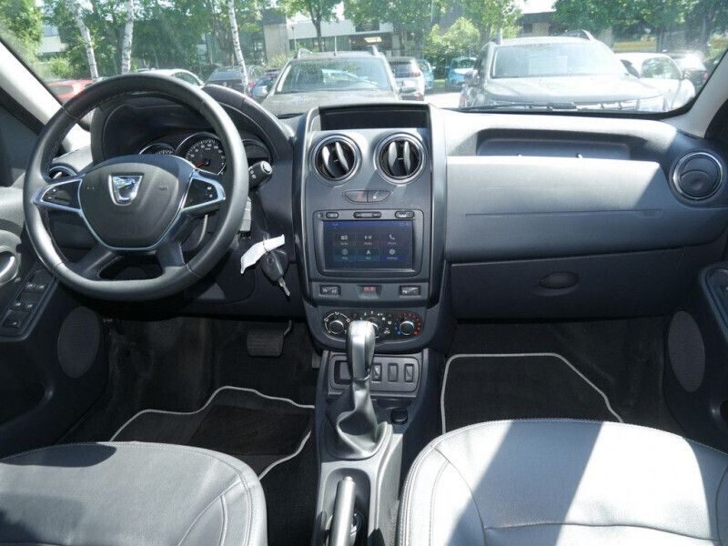 Image 2/4