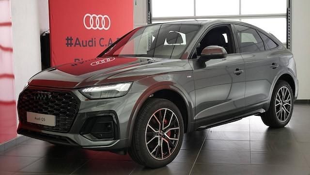 Gris daytona nacré Occasion 2024 Audi Q5 Sportback S-Line SUV | 79 800 € - Image 1/4