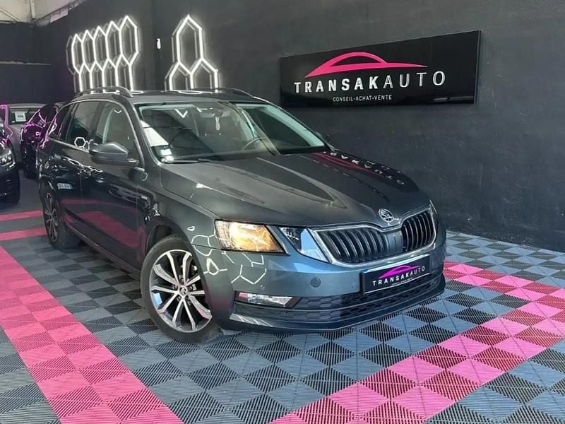 Gris Occasion 2017 Skoda Octavia Drive Break | 8 990 € (Super prix) - Image 1/4