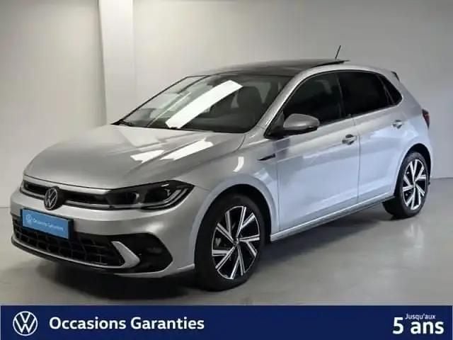 Reflet d'argent métallisé Utilisé 2024 VW Polo R-line Berline | 25 900 € (Prix juste) - Image 1/4