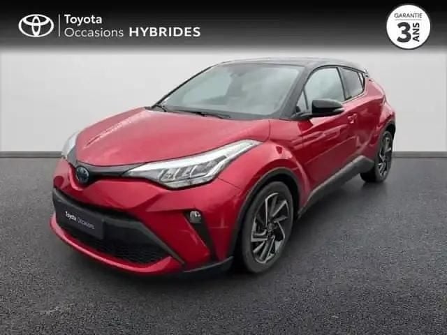Rouge intense métallisé biton Occasion 2023 Toyota C-HR Design SUV | 24 990 € (Bon prix) - Image 1/4