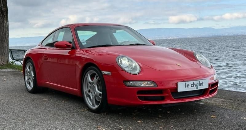 Rouge Occasion 2006 Porsche 911 Carrera S Coupé | 52 900 € (Prix juste) - Image 1/4