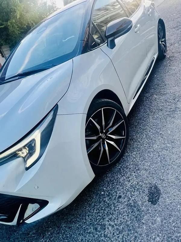 Utilisé 2024 Toyota Corolla Edition Berline | 24 000 € - Image 1/4