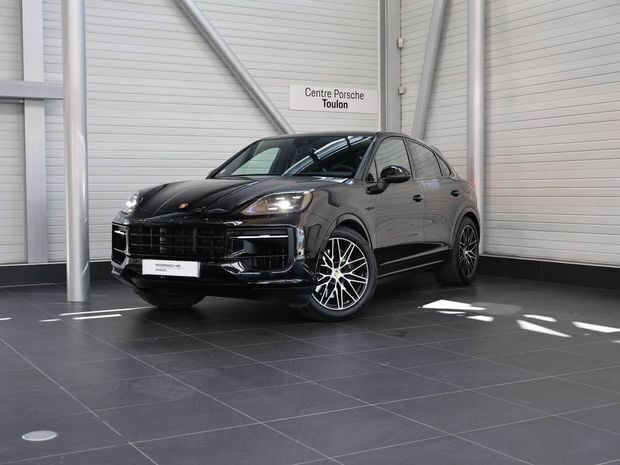Noir Utilisé 2024 Porsche Cayenne SUV | 124 990 € (Prix cher) - Image 1/4