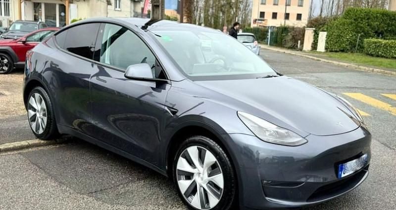 Gris Utilisé 2022 Tesla Model Y SUV | 29 990 € (Prix cher) - Image 1/4