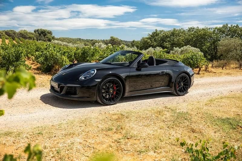 Noir Utilisé 2019 Porsche 911 Carrera 4 GTS Cabriolet | 134 990 € - Image 1/4