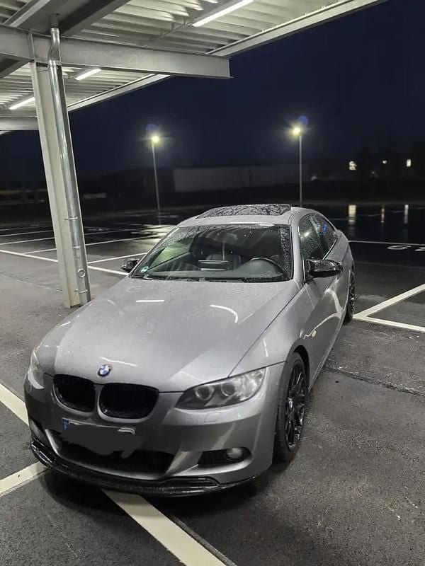 Utilisé 2009 BMW 330 Sport Line Coupé | 13 800 € (Prix juste) - Image 1/4